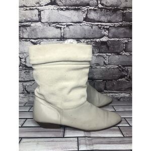 tarantino’s Ivory Suede Leather Ankle Folded Heel Boots Women’s Sz 7M US/38EU